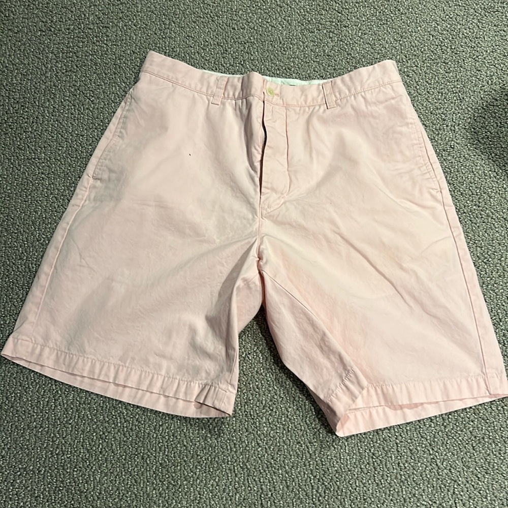 Pink Vineyard Vine shorts